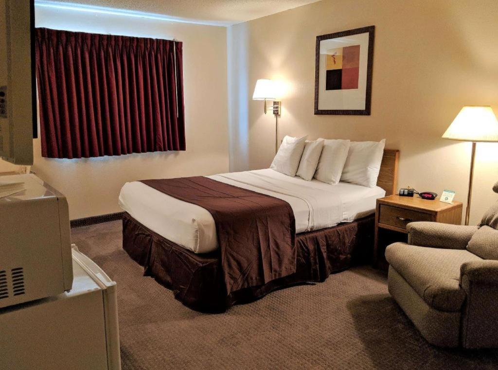 Americas Best Value Inn Torrington Exterior photo