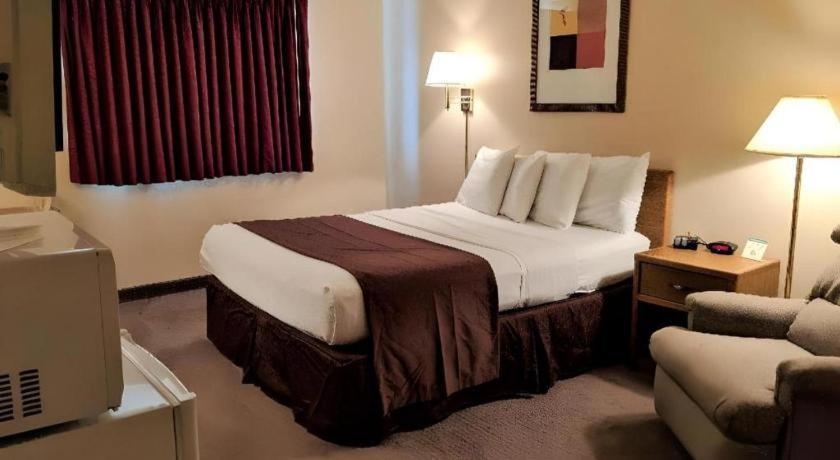 Americas Best Value Inn Torrington Exterior photo